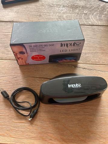 Led lamp voor gel nagels beschikbaar voor biedingen