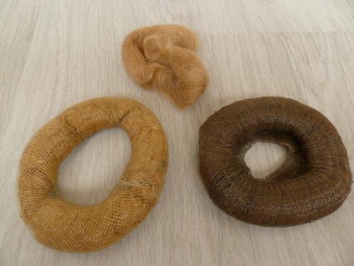 2 Haarknot vullingen. (donker - en lichte kleur bruin.), Sieraden, Tassen en Uiterlijk, Uiterlijk | Haarverzorging, Gebruikt, Haarspeld