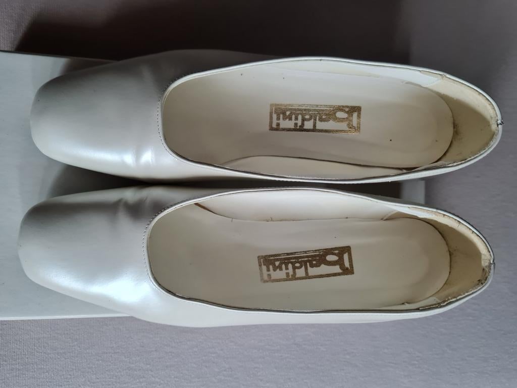 Elegante trouwschoenen met hak maat 5 1/5, Schoenen met lage hakken, Ophalen of Verzenden, Zo goed als nieuw, Wit