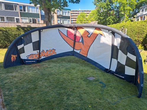 Kite 12m2 van advance-kites met bar, Watersport en Boten, Kitesurfen, Gebruikt, 12 m², Geen board, Ophalen