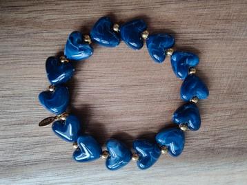 Armband acryl kralen hart en goud stainless steel.  beschikbaar voor biedingen