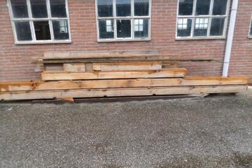 DOUGLAS BALKEN   15 x 15 cm en betonpoeren beschikbaar voor biedingen