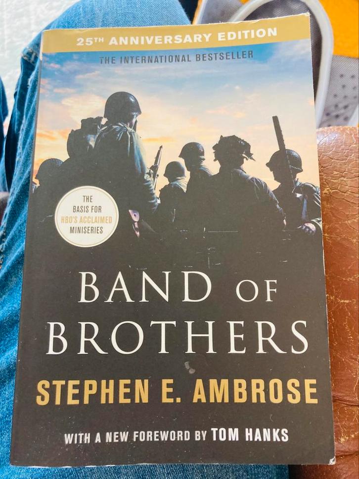 Band of Brothers; Stephen Ambrose(25th anniversary edition), Boeken, Oorlog en Militair, Gelezen, Ophalen of Verzenden