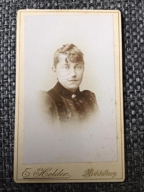 CDV, Vrouw, Eppe Helder, Middelburg, Carte de Visite 4, Verzamelen, Foto's en Prenten, Gebruikt, Foto, Voor 1940, Ophalen of Verzenden