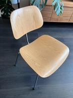 Vitra Eames DCM Plywood chair essenhout, Huis en Inrichting, Stoelen, Metaal, Modern design classic Eames DCM, Zo goed als nieuw