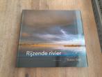 Ruben Smit/ Rijzende rivier, Boeken, Natuur, Ophalen of Verzenden, Zo goed als nieuw, Natuur algemeen