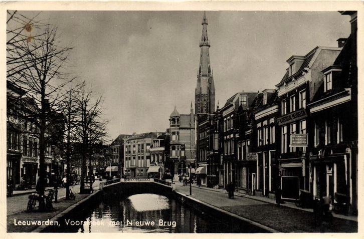 Leeuwarden, Voorstreek met Nieuwe Brug - 1947 gelopen, Verzamelen, Ansichtkaarten | Nederland, Gelopen, Friesland, Voor 1920, Ophalen of Verzenden