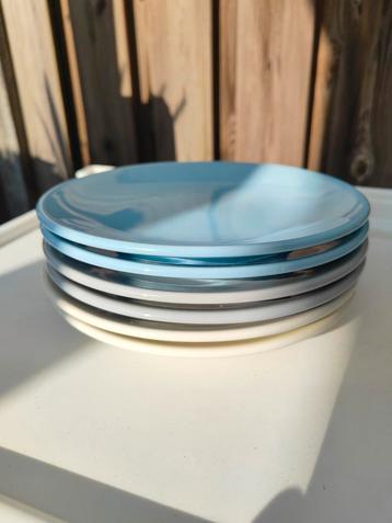 6 ontbijtbordjes pastel kleurtjes  drs 20 cm  beschikbaar voor biedingen