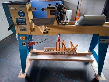 Hout draaibank beschikbaar voor biedingen