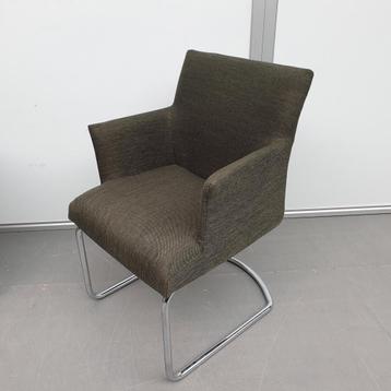 Fauteuil met sledeframe - nieuwe groene stoffering beschikbaar voor biedingen