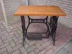 Tafel met gietijzeren Singer onderstel en houten blad, Huis en Inrichting, Tafels | Bijzettafels, Ophalen, Rechthoekig, 55 tot 75 cm
