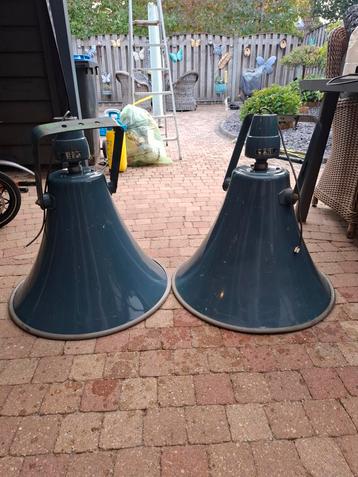 Toa omroep speakers  beschikbaar voor biedingen
