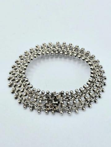Vintage Zilveren Bolletjes Armband
 beschikbaar voor biedingen