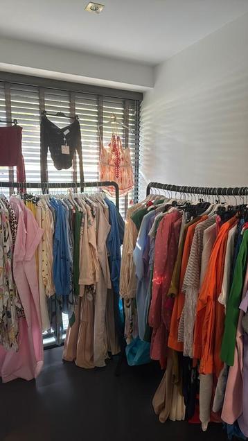 Kleding liefhebbers opgelet ❗️100 stuks Nieuwe Kleding beschikbaar voor biedingen