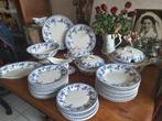 12 persoons eetservies van Petrus REgout serienaam DRESDEN, Antiek en Kunst, Antiek | Servies compleet, Ophalen