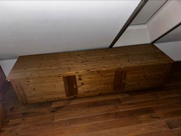 GRATIS lage blankhouten kast beschikbaar voor biedingen