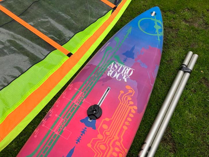 Bic Astro Rock Windsurfset - Compleet!, Watersport en Boten, Windsurfen, Gebruikt, Complete set, 250 tot 300 cm, Met vin(nen)