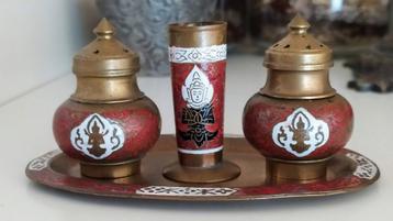 Mooi vintage zout en peper setje messing  presenteerblaadje beschikbaar voor biedingen