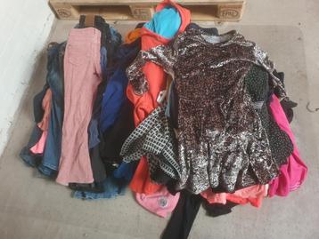 Kinderkleren  beschikbaar voor biedingen
