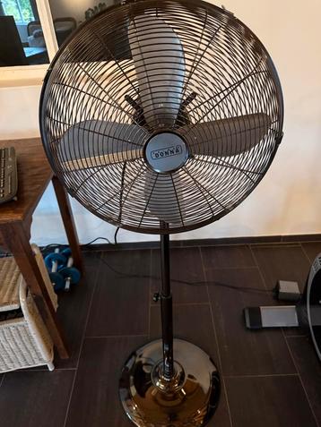 Donna Statiefventilator - Zo goed als nieuw! beschikbaar voor biedingen