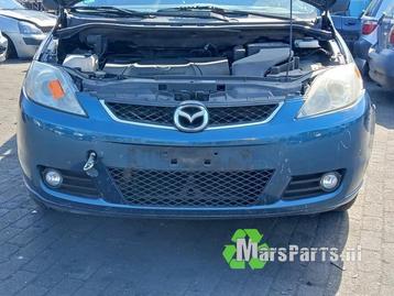 Voorbumper van een Mazda 5. beschikbaar voor biedingen