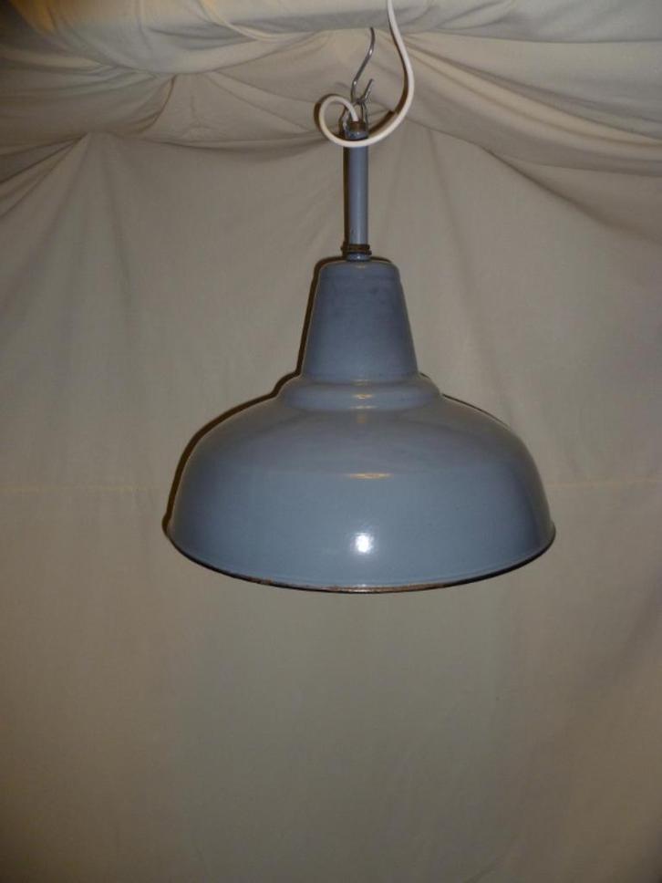Retro vintage jaren 60 geëmailleerde industrie lamp, Huis en Inrichting, Lampen | Hanglampen, Gebruikt, Minder dan 50 cm, Metaal