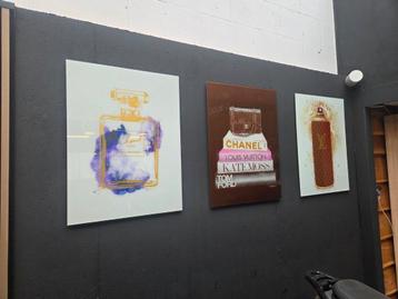 Diverse Glas Schilderijen Set beschikbaar voor biedingen