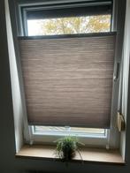 Veneta Plisse gordijn draai/kiep raam. Kleur Taupe., 50 tot 100 cm, Nieuw, 150 tot 200 cm, Ophalen of Verzenden