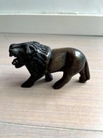 zeer mooie leeuw in hardsteen 12 x 5 cm, Ophalen of Verzenden, Zo goed als nieuw, Dier