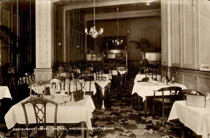 Rotterdam - Kruiskade - Restaurant Hotel Central, Verzamelen, Ansichtkaarten | Nederland, Ongelopen, Zuid-Holland, 1920 tot 1940