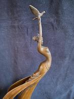 Bronzen slanke dame laat vogel los, Art Nouveau zuiver brons, Ophalen of Verzenden
