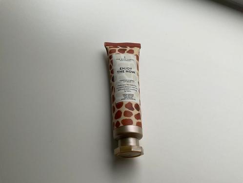 The Gift Label lip balm - Enjoy the Now, Sieraden, Tassen en Uiterlijk, Uiterlijk | Gezichtsverzorging, Nieuw, Verzorging, Lippen