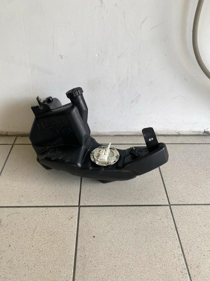 Piaggio Zip IGET Benzinetank Euro 4/5, Fietsen en Brommers, Brommeronderdelen | Scooters, Zo goed als nieuw, Ophalen of Verzenden