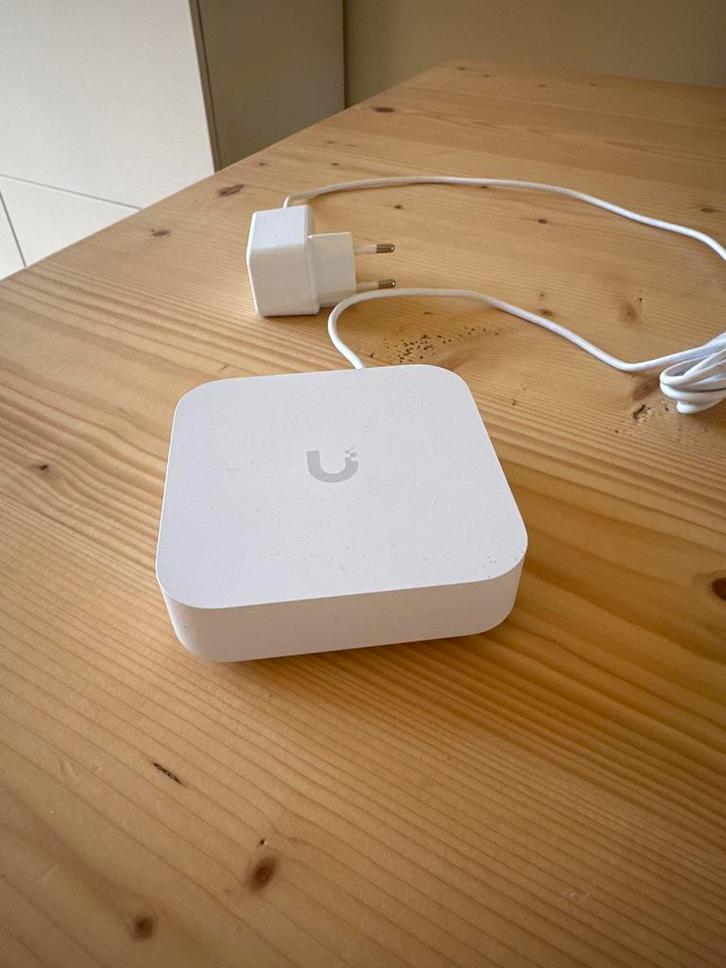 Unifi UXG-Lite Gateway, Computers en Software, Routers en Modems, Zo goed als nieuw, Ophalen of Verzenden