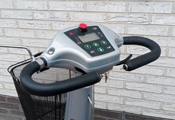 Zeer mooie Solo Comfort scootmobiel  beschikbaar voor biedingen
