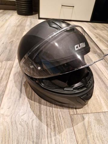 Motor helm beschikbaar voor biedingen