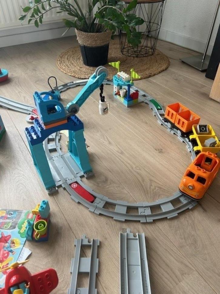 Duplo 10875 rijdende trein, Kinderen en Baby's, Speelgoed | Duplo en Lego, Zo goed als nieuw, Duplo, Complete set, Ophalen of Verzenden