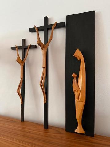 Jezus aan het kruis, Maria met kind, hout, vintage, jr 60/70 beschikbaar voor biedingen