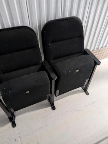 Leuke bioscoop/theater stoelen beschikbaar voor biedingen