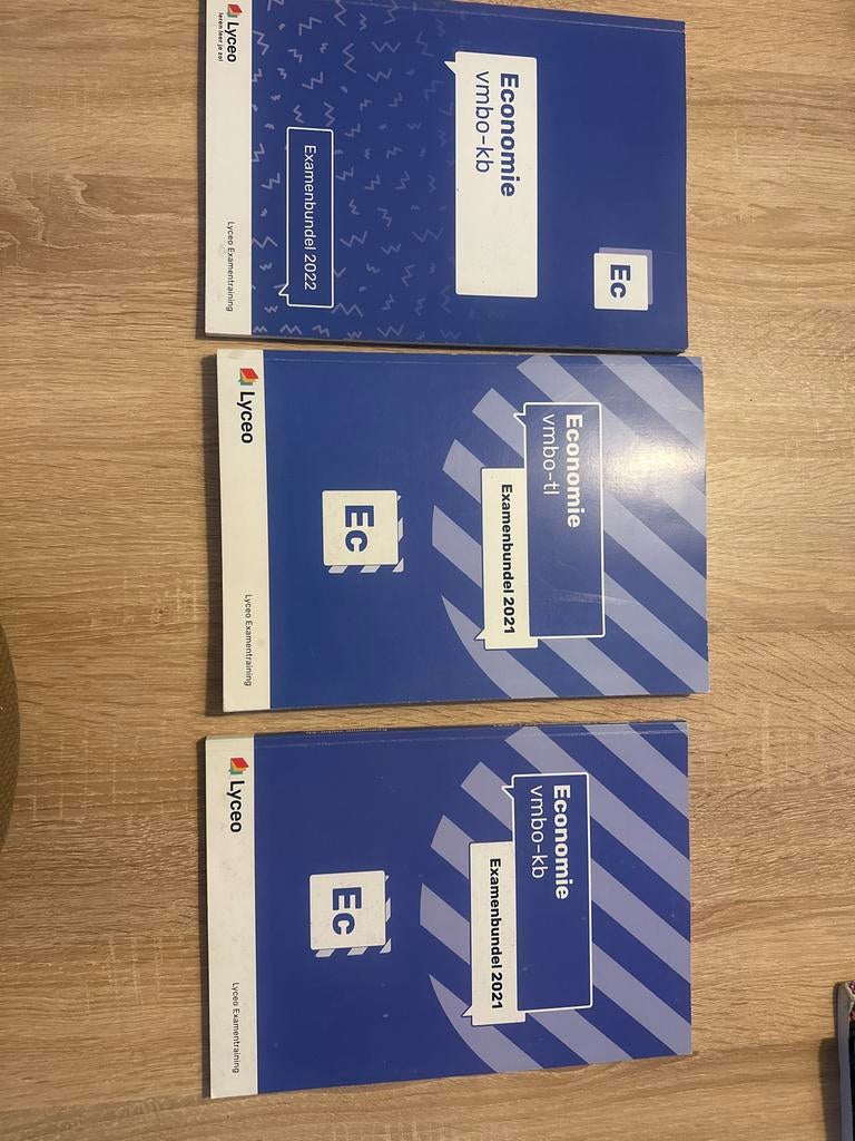 Examenbundel Economie 2021-2022 VMBO KB en TL, Ophalen, Zo goed als nieuw, Overige niveaus