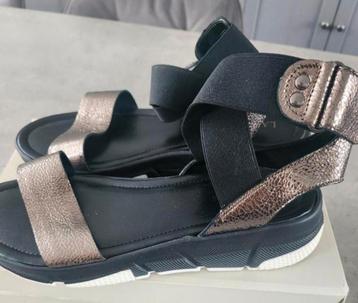 Dames schoenen zwarte , gouden maat 39 beschikbaar voor biedingen