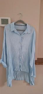 Lichtblauwe blouse in kreukelstof, Kleding | Dames, Blouses en Tunieken, Nieuw, Blauw, Ophalen of Verzenden, Maat 46/48 (XL) of groter