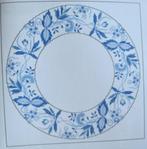 Borduurpatroon  Bloemen krans op kleed   nr 5613, Verzenden, Nieuw, Handborduren, Patroon