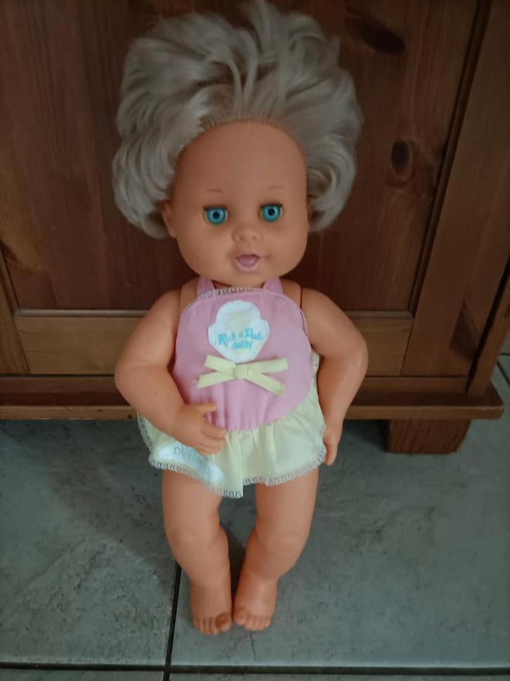 Rub-A-Dub Dolly. Pop met badpak uit 1989, Verzamelen, Poppen, Gebruikt, Pop, Ophalen of Verzenden