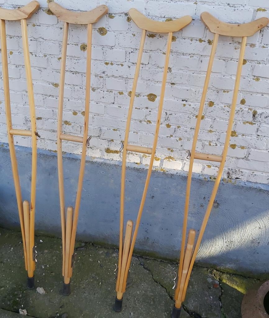 Kruk krukken oude ziekenhuis krukken decoratie, Ophalen