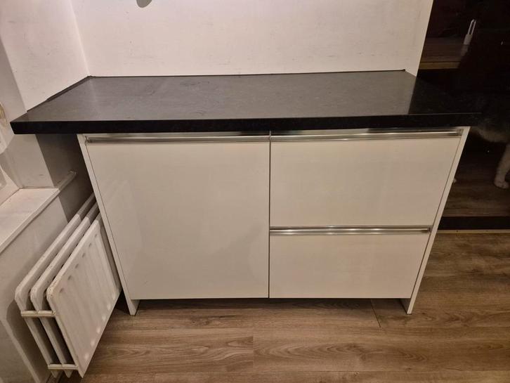 Keukenblok met granieten blad - Afferden Limburg, Huis en Inrichting, Badkamer | Badkamermeubels, Gebruikt, Overige typen, Minder dan 100 cm