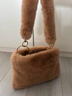 Fluffy hand- of schoudertas (faux fur look) NIEUW, Ophalen of Verzenden, Nieuw, Beige, Schoudertasje