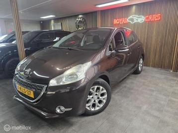 Peugeot 208 1.2 VTi Envy/ Navigatie/ PDC/ Dealer Onderhouden beschikbaar voor biedingen