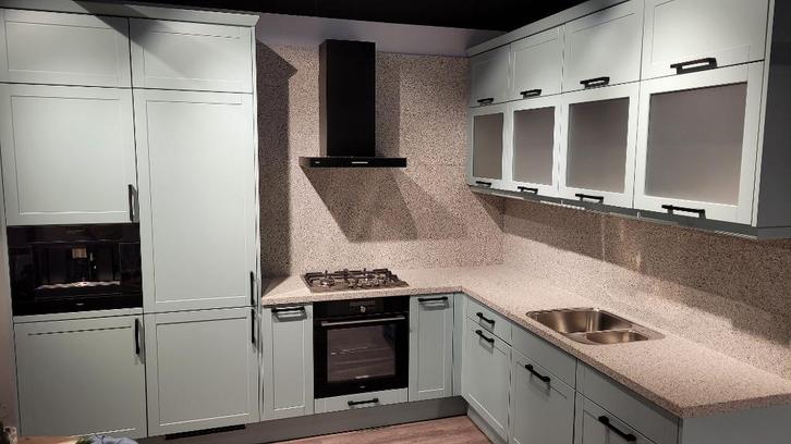 TOP DEAL Nieuwe Showroomkeuken ZES Apparaten / INNOVARE, Huis en Inrichting, Keuken | Complete keukens, Nieuw, Hoekkeuken, Blauw