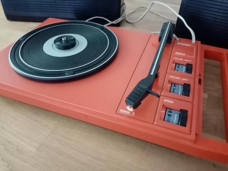 Vintage Aristona 5200 = Philips  22AF200 koffer platenspeler, Audio, Tv en Foto, Platenspelers, Zo goed als nieuw, Platenspeler